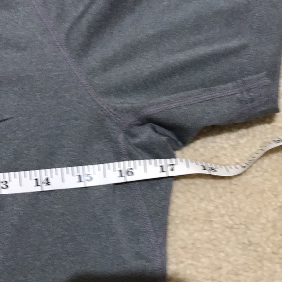 🆕🔥NIKEPRO DRI FIT REALLY CUTE SILKY SOFT GRAY&WHITE STRIPED V-NECK&BLACK SHIRT - Picture 16 of 16